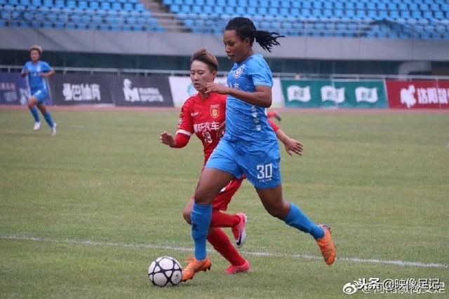 詹姆斯：继续打球因我想继续激励我的球迷和子女 我真心热爱篮球